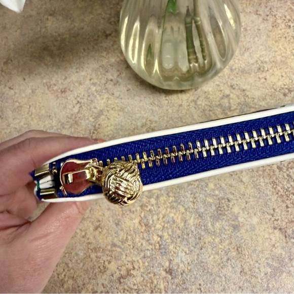 NWOT OTG 247 #3 Crissy Python Green pouch bag - Picture 3 of 4